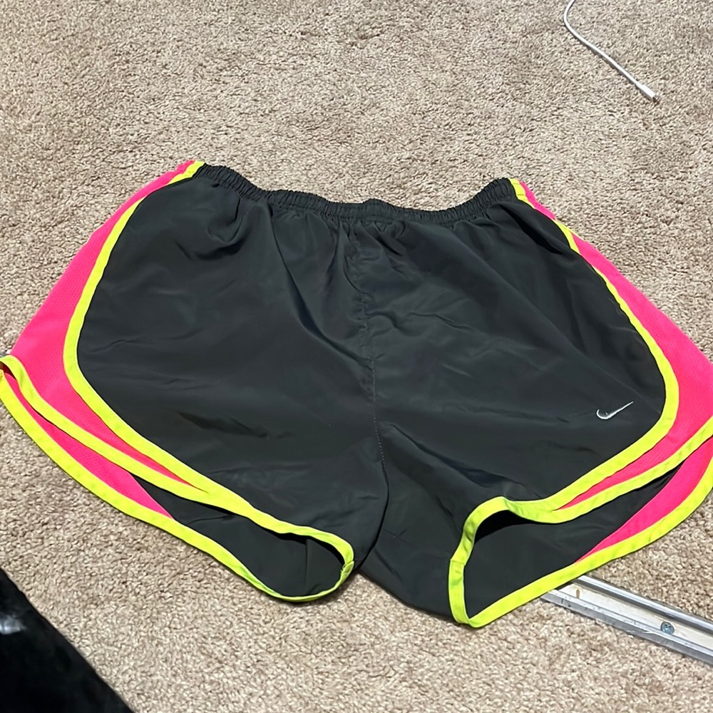 Women’s retro Nike shorts size M- built in underwear